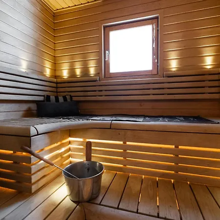 Arctic Blush Rovaniemi